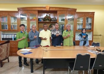 Penandatanganan Kontrak Kerjasama BIMTEK oleh LP2M dan DPRK Aceh Barat Daya.